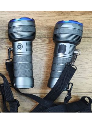 PNI Adventure F110 flashlight